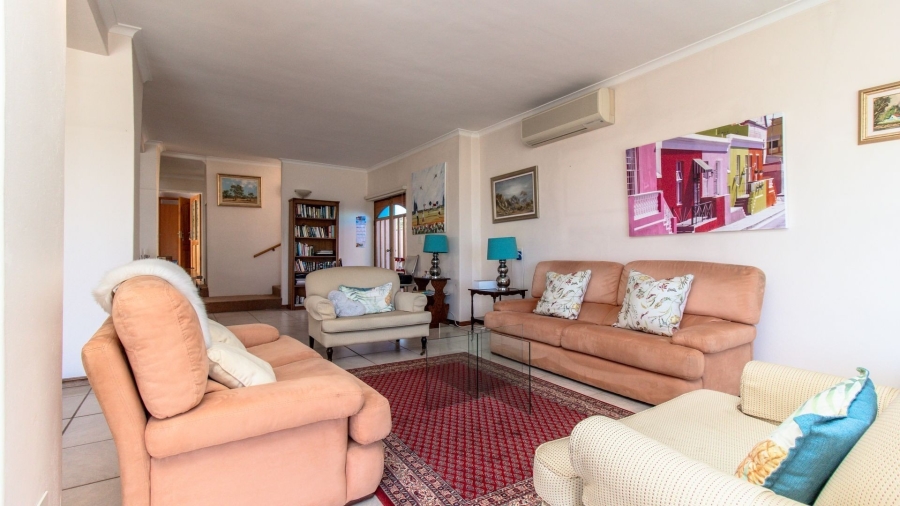 5 Bedroom Property for Sale in Sandbaai Western Cape